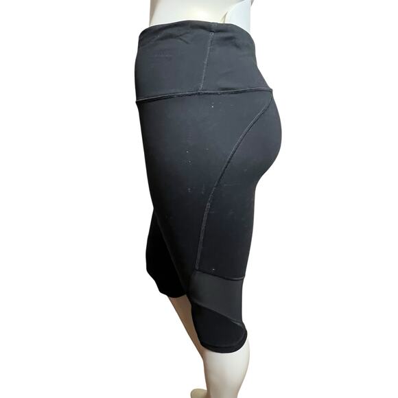 Victoria's Secret Sport Black High-Waist Mesh Panel Capri Leggings Athletic - Picture 4 of 12